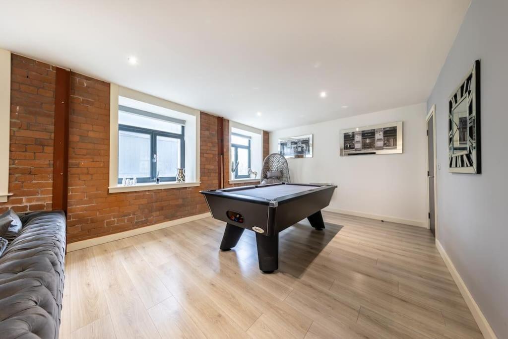 2 Bed Apartment With Pool Table 브래드퍼드 외부 사진